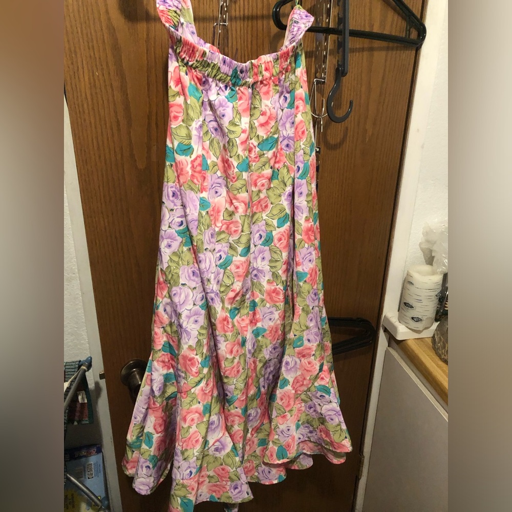 ❤️Vintage floral ruffle Maxi Skirt- 135A $35 or $30 w/offer